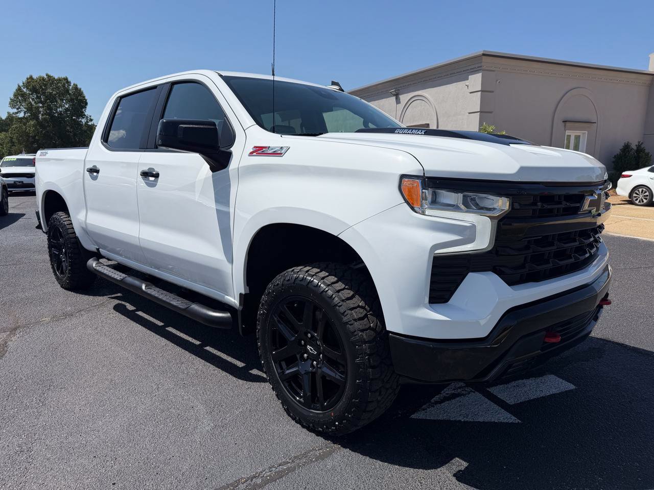 Used 2024 Chevrolet Silverado 1500 LT Trail Boss w/ Convenience Package II AWD/4WD image 3