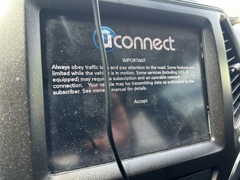 Certified 2019 Jeep Cherokee Trailhawk w/ Comfort/Convenience Group image 9