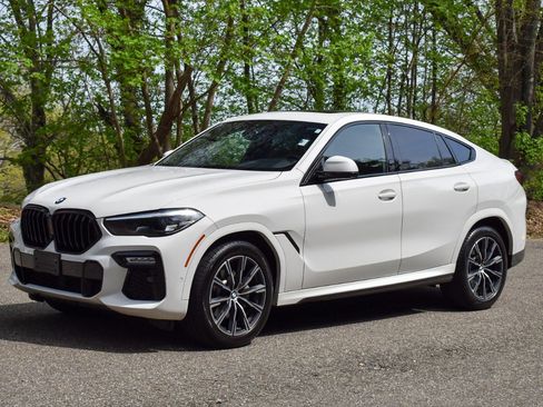 Used 2021 BMW X6 xDrive40i w/ M Sport Package AWD/4WD image 2