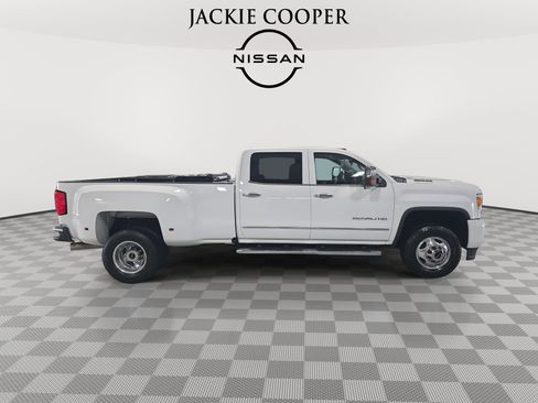 Used 2019 GMC Sierra 3500 Denali w/ Duramax Plus Package image 4