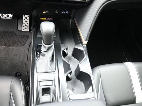 Used 2025 Toyota Camry SE image 10