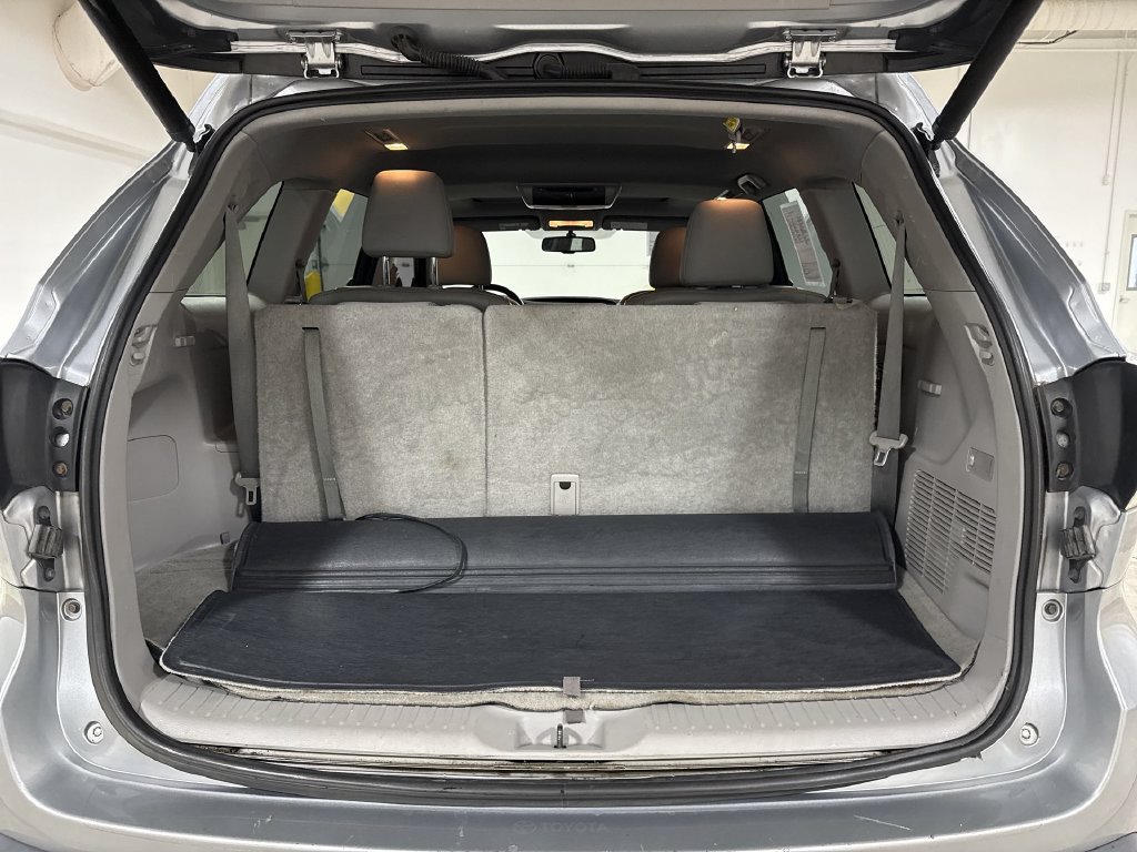 Used 2015 Toyota Highlander Limited AWD/4WD image 26