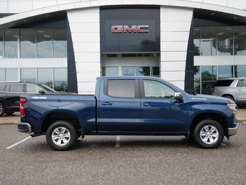 Used 2023 Chevrolet Silverado 1500 LT AWD/4WD image 2