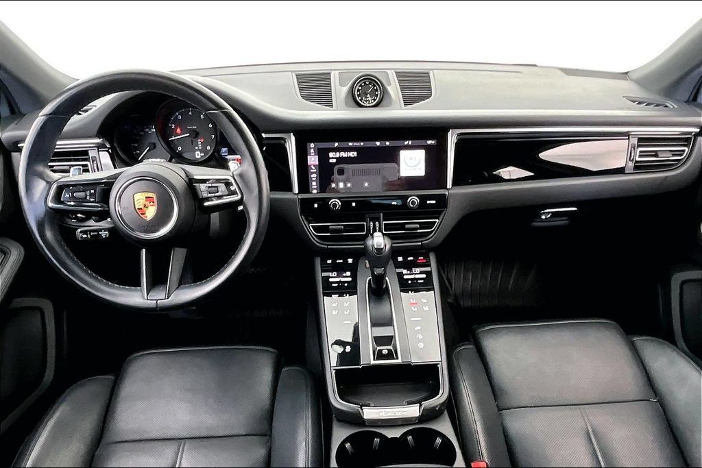 Used 2024 Porsche Macan w/ Premium Plus Package AWD/4WD image 18
