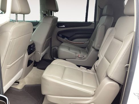 Used 2019 Chevrolet Suburban Premier image 29