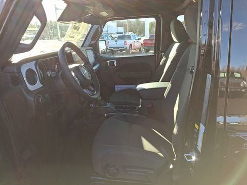 New 2026 Jeep Gladiator Sport AWD/4WD image 14