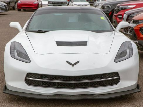 Used 2016 Chevrolet Corvette Stingray Coupe RWD image 3