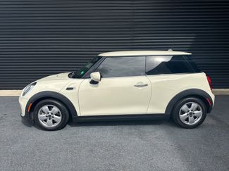 Used 2021 MINI Cooper 2-Door Hardtop FWD video 2