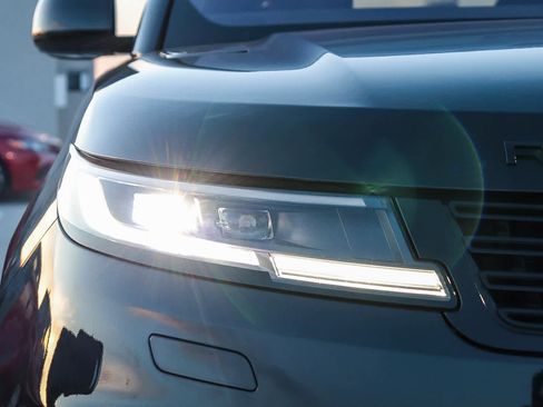 Used 2023 Land Rover Range Rover Sport SE image 6