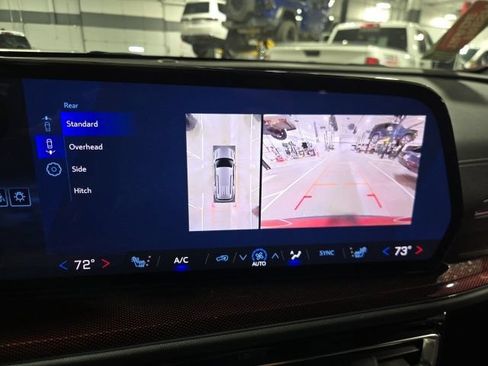 Used 2025 Chevrolet Traverse Z71 w/ Driver Confidence Package AWD/4WD image 16