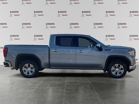 Used 2025 GMC Sierra 1500 SLT image 2