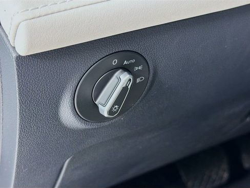 New 2026 Volkswagen Taos SE AWD/4WD image 10