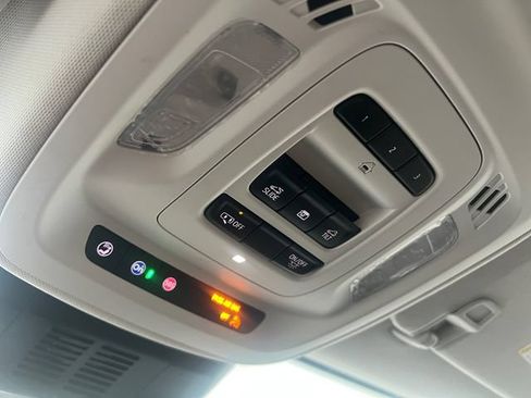 Used 2024 Buick Envision Avenir AWD/4WD image 34