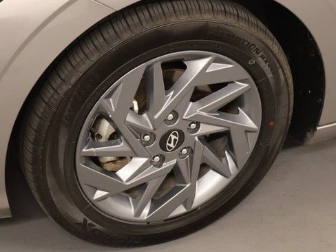 Used 2024 Hyundai Elantra SEL FWD image 8