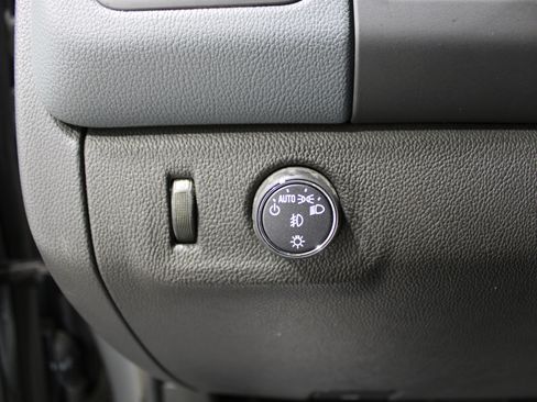 Used 2022 Chevrolet Colorado Z71 RWD image 8