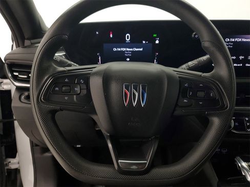 Used 2025 Buick Envista Preferred image 16