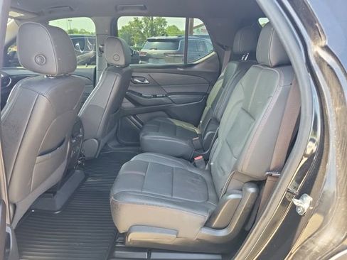 Used 2023 Chevrolet Traverse RS FWD image 9
