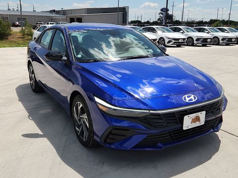 New 2025 Hyundai Elantra Sport image 6