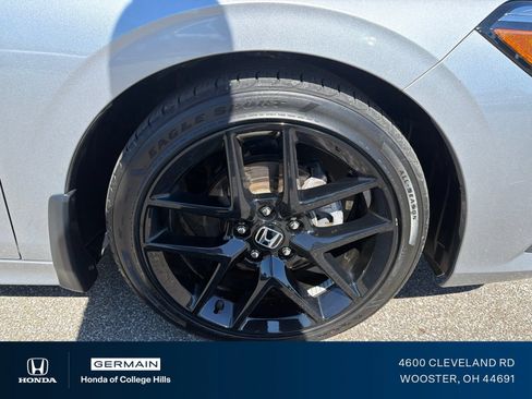 Used 2024 Honda Civic Sport image 4