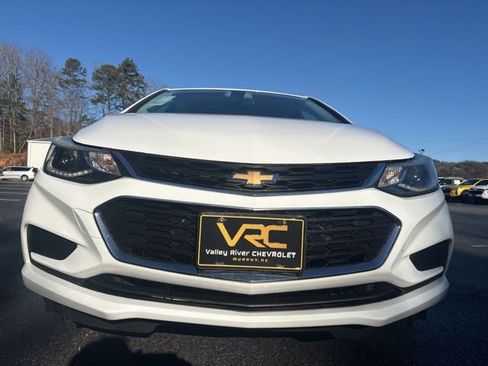 Used 2018 Chevrolet Cruze LT image 9