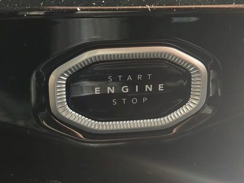 New 2026 Jeep Grand Cherokee L Limited w/ Luxury Tech Group II RWD image 38