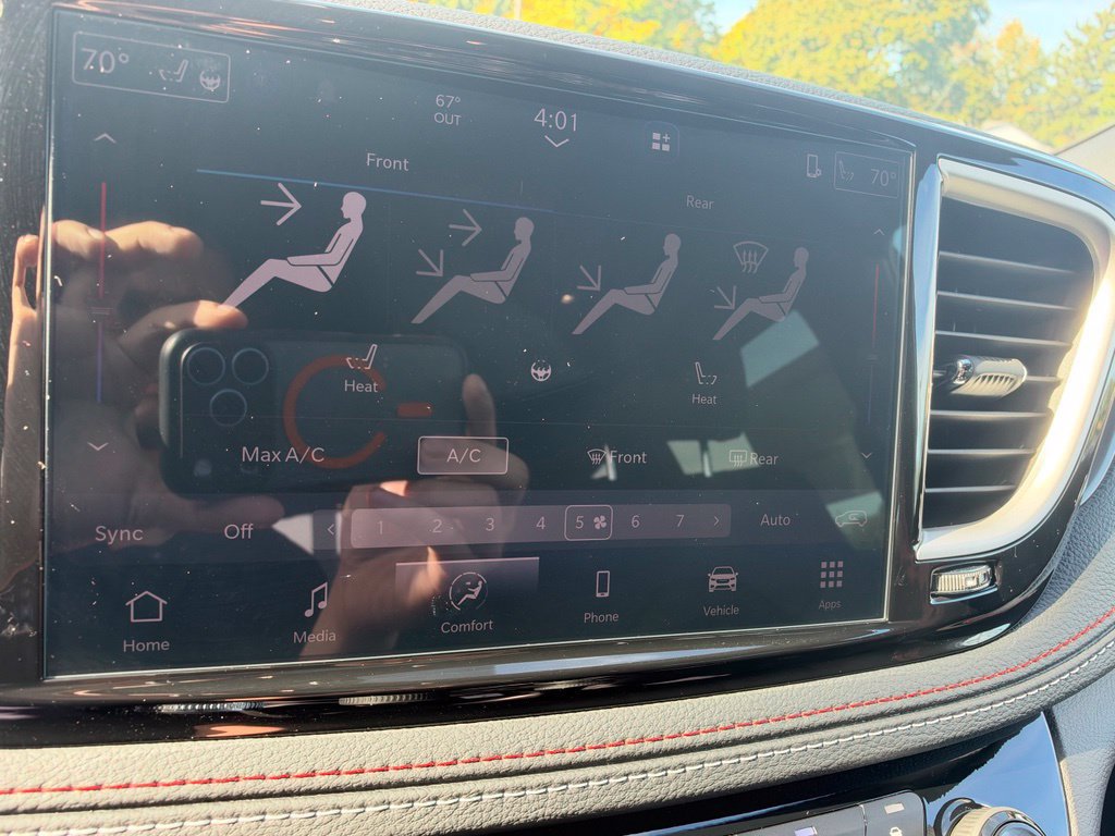 New 2027 Chrysler Pacifica Select AWD/4WD image 30