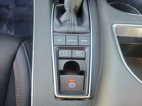 Used 2021 Toyota Avalon XSE image 24