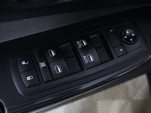 Used 2016 Jeep Cherokee Latitude w/ Cold Weather Group image 29