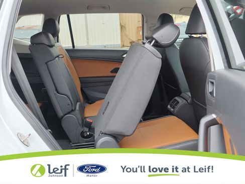 Used 2019 Volkswagen Tiguan SE image 36