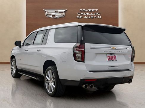 Used 2023 Chevrolet Suburban High Country image 3