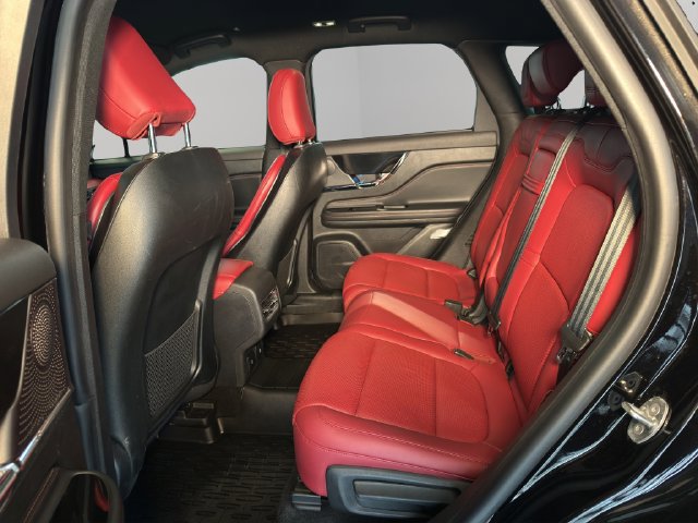 Used 2025 Lincoln Corsair Reserve AWD/4WD image 15