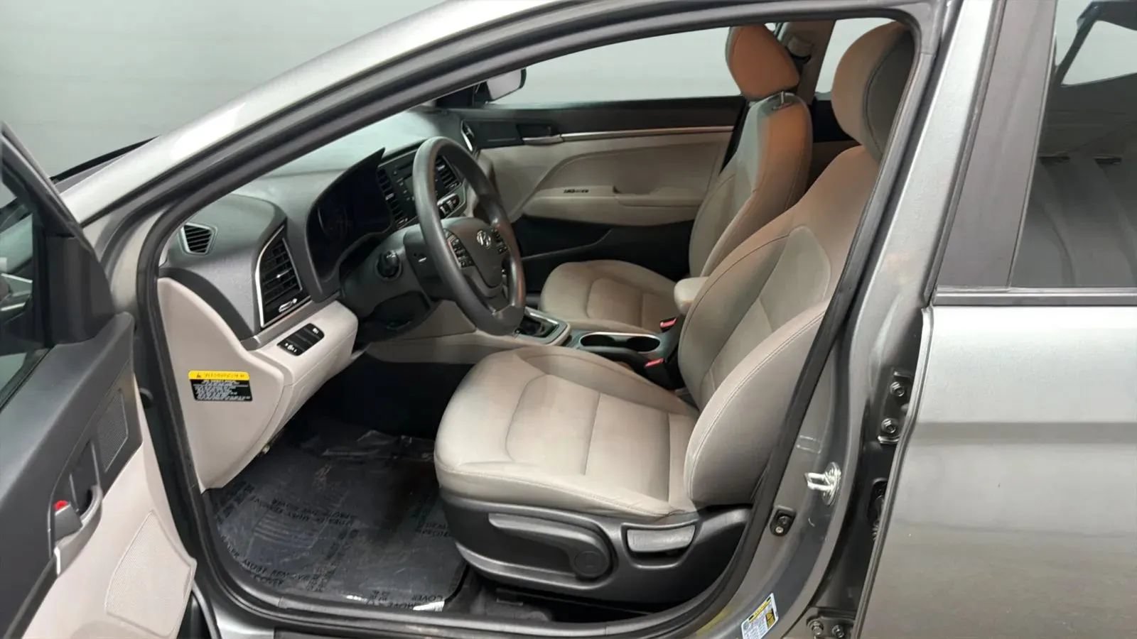 Used 2017 Hyundai Elantra SE FWD image 17