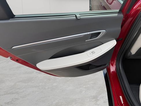 Used 2024 Hyundai Sonata Limited FWD image 9