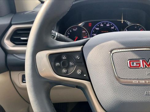 Used 2023 GMC Acadia Denali w/ Denali Ultimate Package AWD/4WD image 17