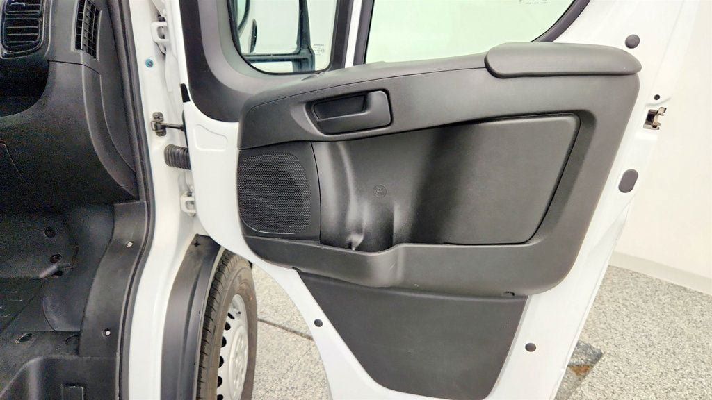 Used 2025 RAM ProMaster 2500 w/ U-Haul Equipment Group FWD image 28