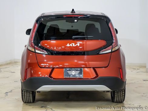 Used 2025 Kia Soul S FWD image 7