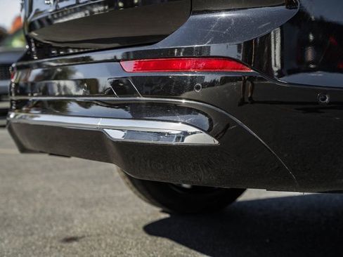 Certified 2022 Volvo XC60 B6 Inscription w/ Advanced Package image 8