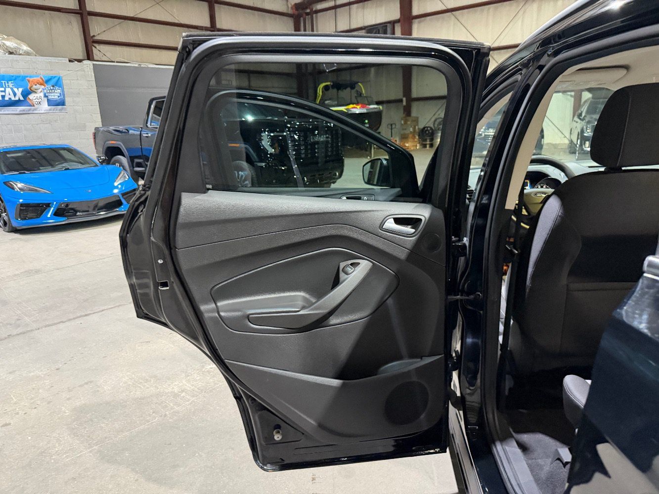 Used 2017 Ford Escape SE w/ Equipment Group 201A FWD image 15
