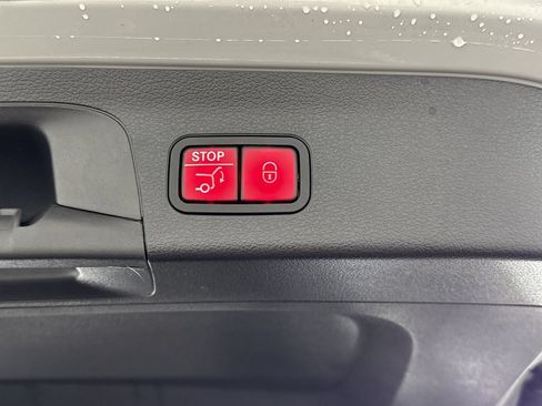 Used 2024 Mercedes-Benz GLS 580 4MATIC image 31