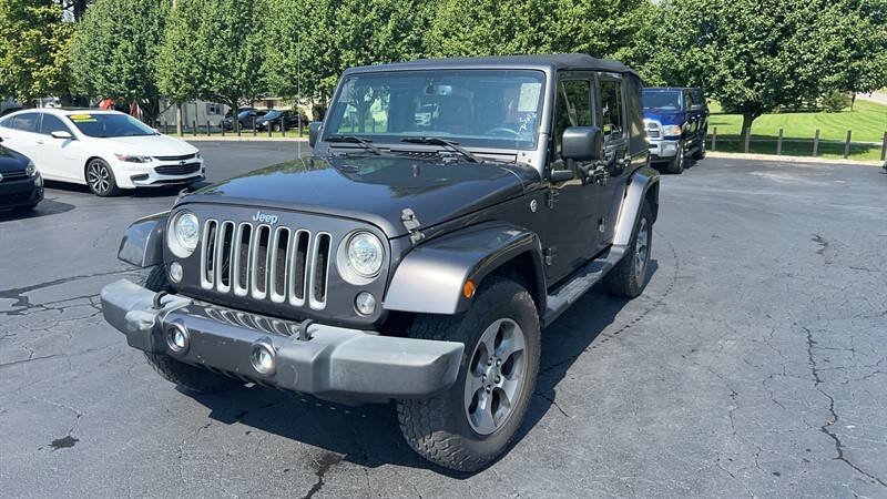 Used 2017 Jeep Wrangler Unlimited Sahara w/ Connectivity Group AWD/4WD image 4
