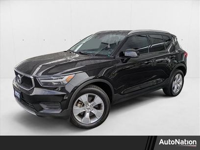 Used 2022 Volvo XC40 T5 Momentum
