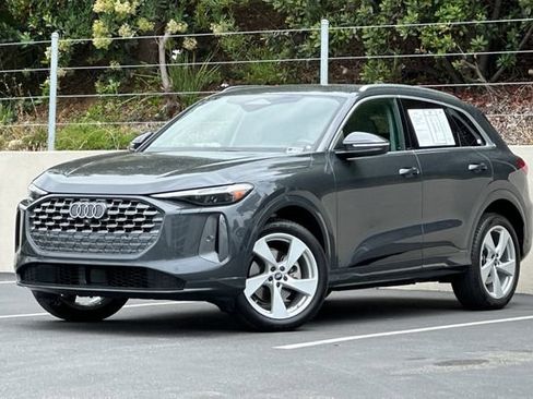 Used 2025 Audi Q5 Premium Plus w/ Premium Plus AWD/4WD image 1