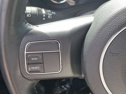 Used 2018 Jeep Wrangler Sport AWD/4WD image 17
