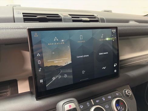 Used 2023 Land Rover Defender 130 SE image 16