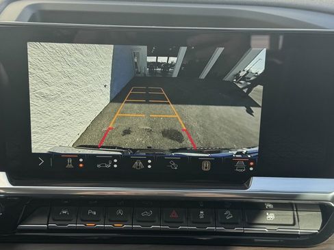 Used 2025 GMC Sierra 1500 SLT w/ SLT Premium Plus Package image 27