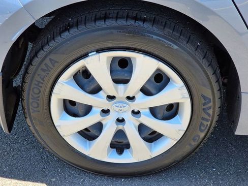 Used 2023 Toyota Corolla LE w/ Carpet Mat Package (TMS) FWD image 12
