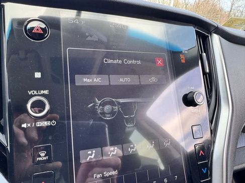 Used 2022 Subaru Outback Premium image 18