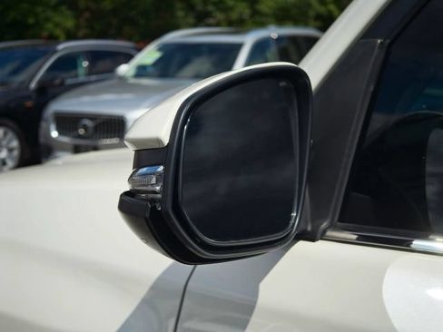 Used 2017 Toyota 4Runner Limited AWD/4WD image 11