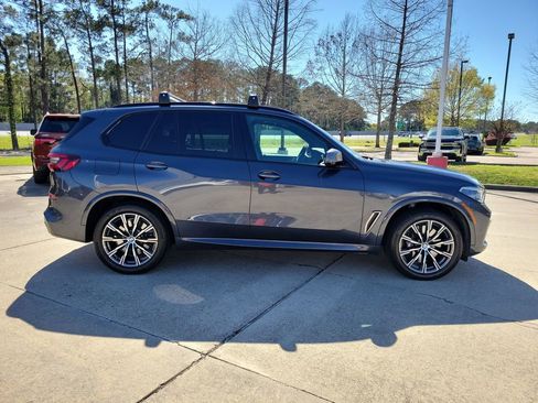 Used 2022 BMW X5 M50i w/ Executive Package image 9