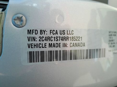 Used 2024 Chrysler Pacifica Limited FWD image 57